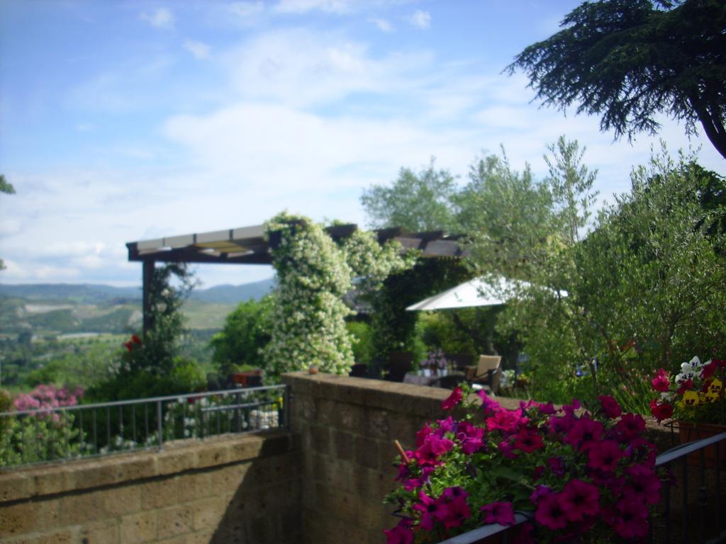 Chiara E Benedetta Villa Degli Ulivi Orvieto Luaran gambar