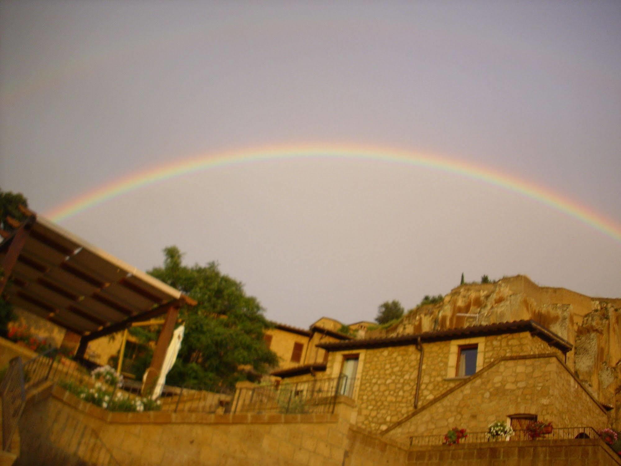 Chiara E Benedetta Villa Degli Ulivi Orvieto Luaran gambar